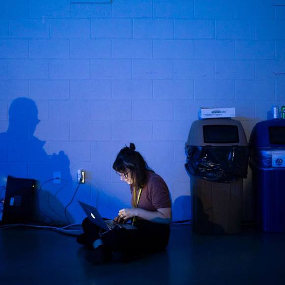 Meet your Posher, Robin - Picture 1 of 1